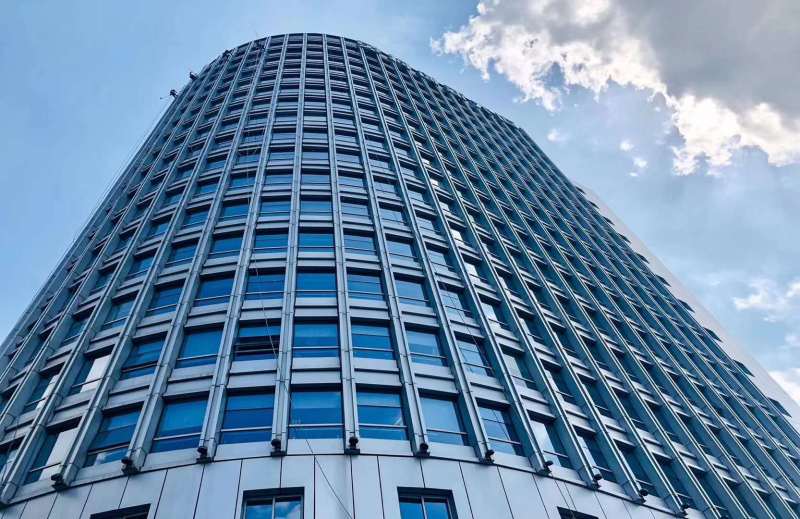 兔狗创新大厦招租1000方整层精装有家具