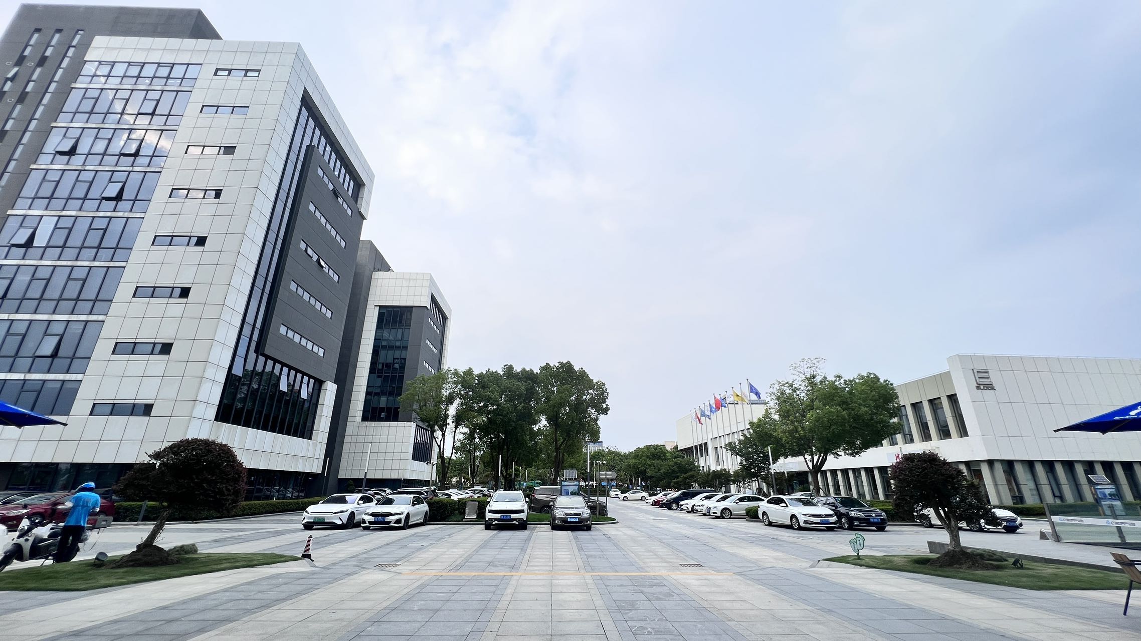 e通世界虹桥园北区外立面