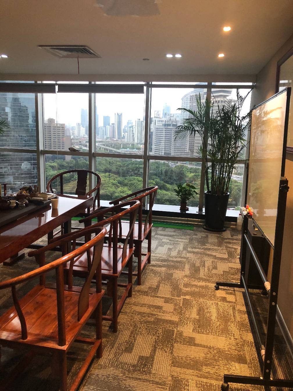 利星国际广场办公区域