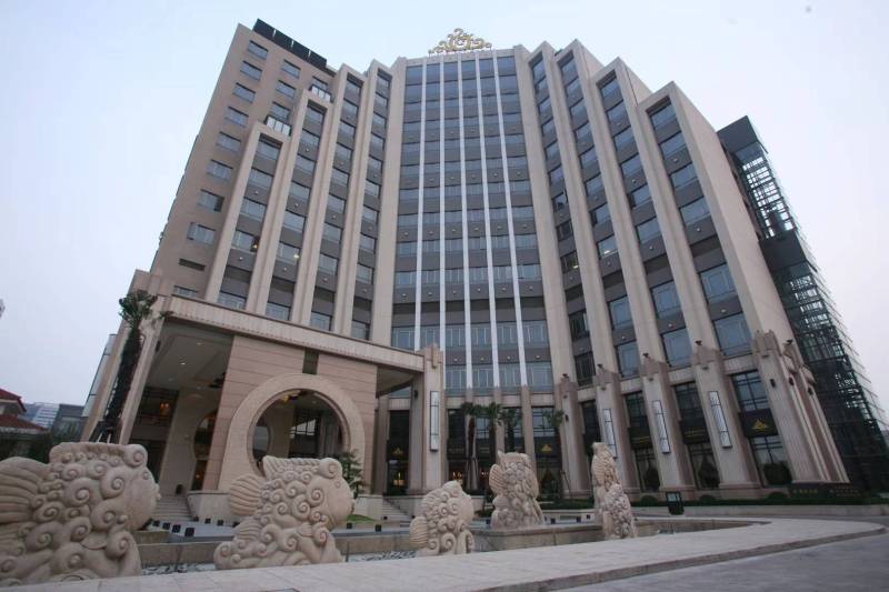 华纳商务中心180平办公装修配办公家具出租—上海闵行区办公室出租