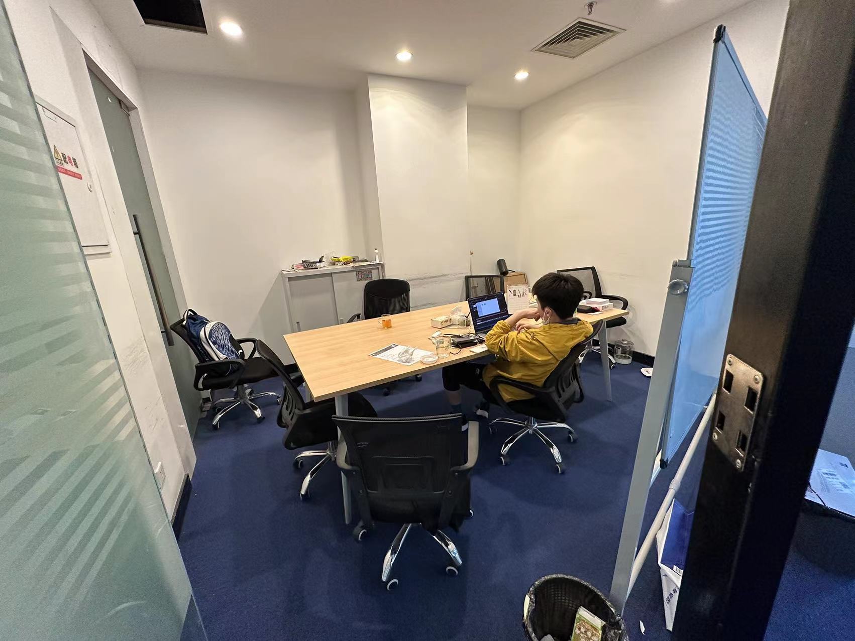 南新仓国际大厦办公区域