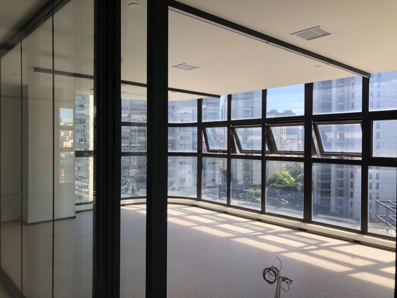 长寿路 宝华大厦旁 小整层350平 四面采光 带上下水