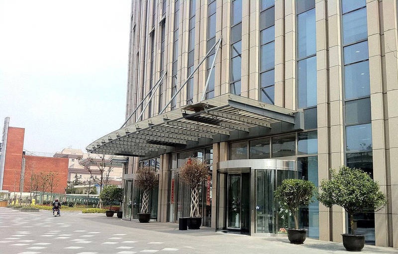 和源中环企业广场大楼入口