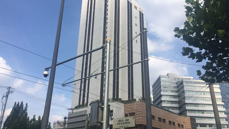 中联大厦 曹杨路地铁口 美容装修直接入住 房型方正 有钥匙