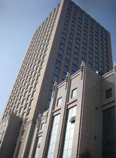 亚洲大厦,精装修带家具,正对电梯,人民广场cbd!