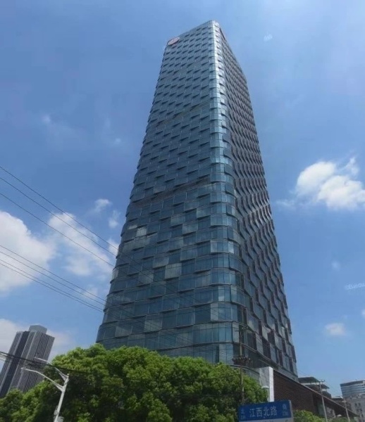 中信广场业主直租 精装带家具 正对电梯 江景朝东南