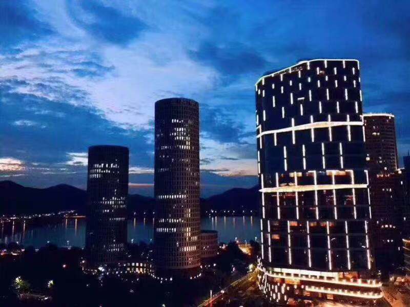 一个好的地段可以使自己的公司蓬勃发展,亚科中心,地处滨江*之地!