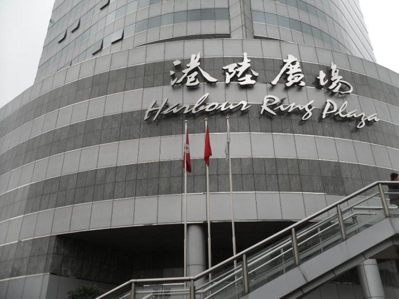 港陆广场人民广场,大剧院旁,100平精装,两个隔断