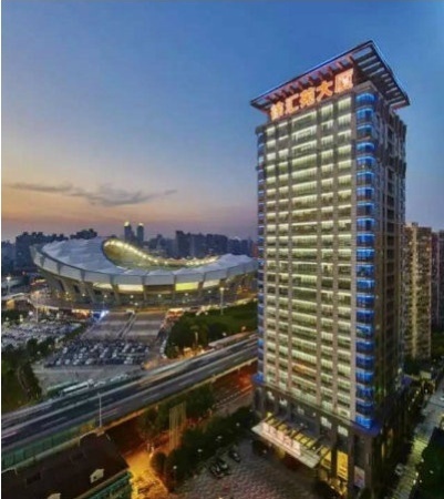 徐汇苑大厦!万体馆正对面 3.4.11号线直达 三