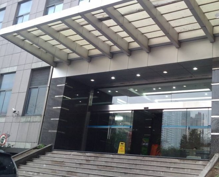 东旅大厦大楼入口