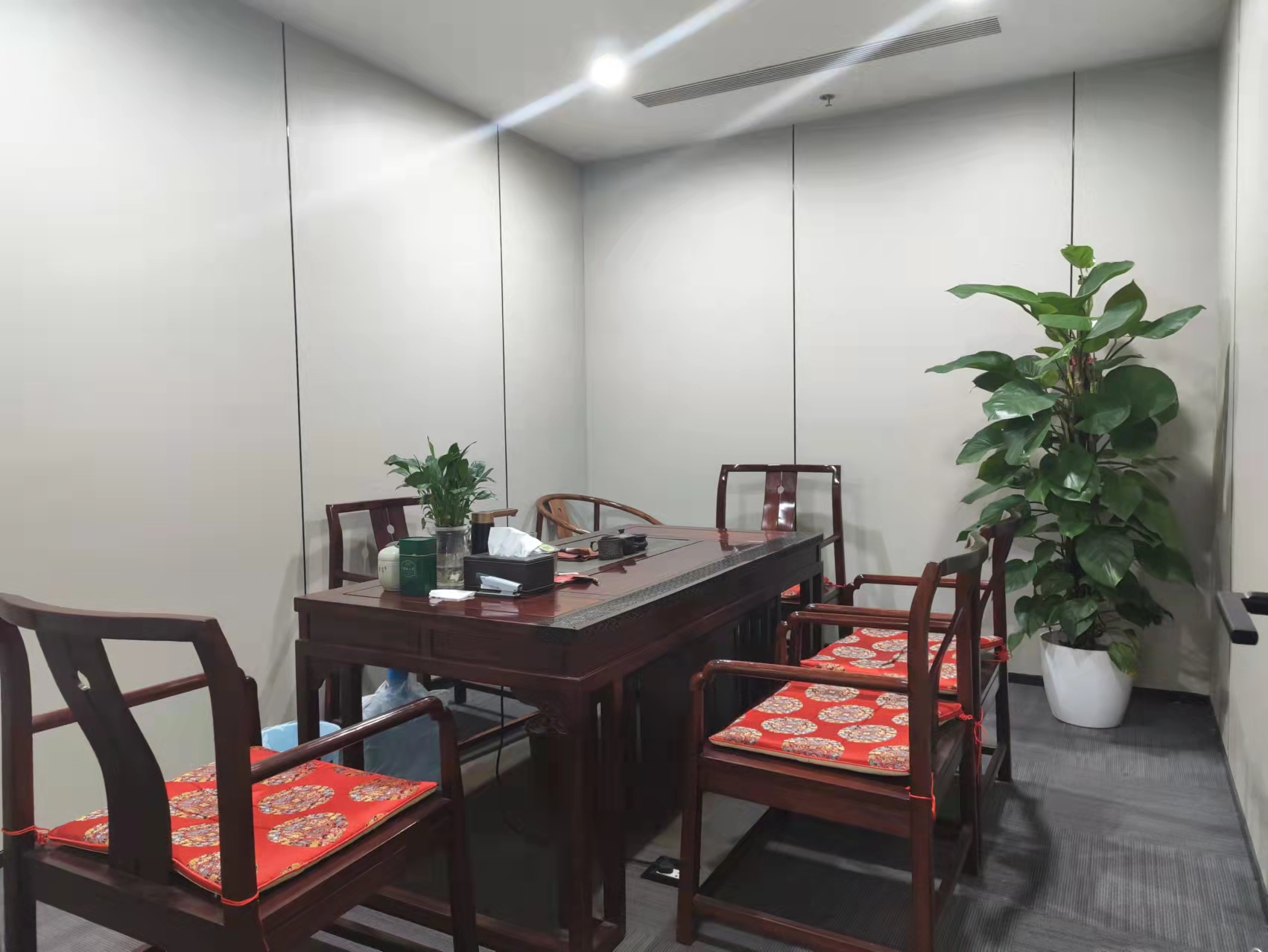 首东国际大厦办公区域