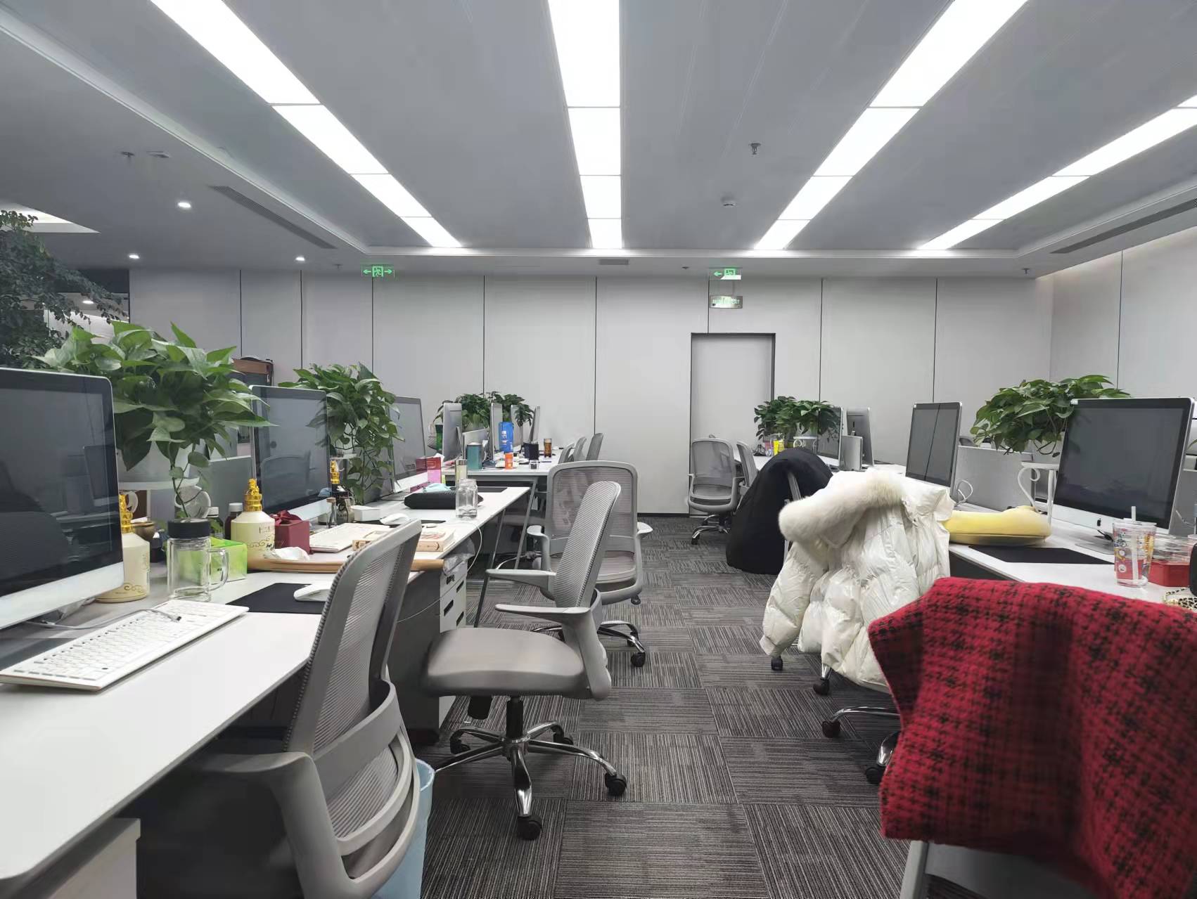 首东国际大厦办公区域