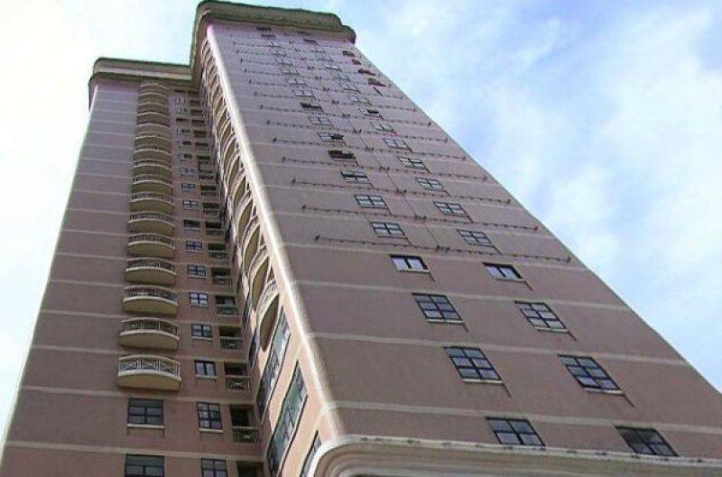 康吉大厦 康吉大厦为22层高的中档办公室,位于天目西路上海新客站南