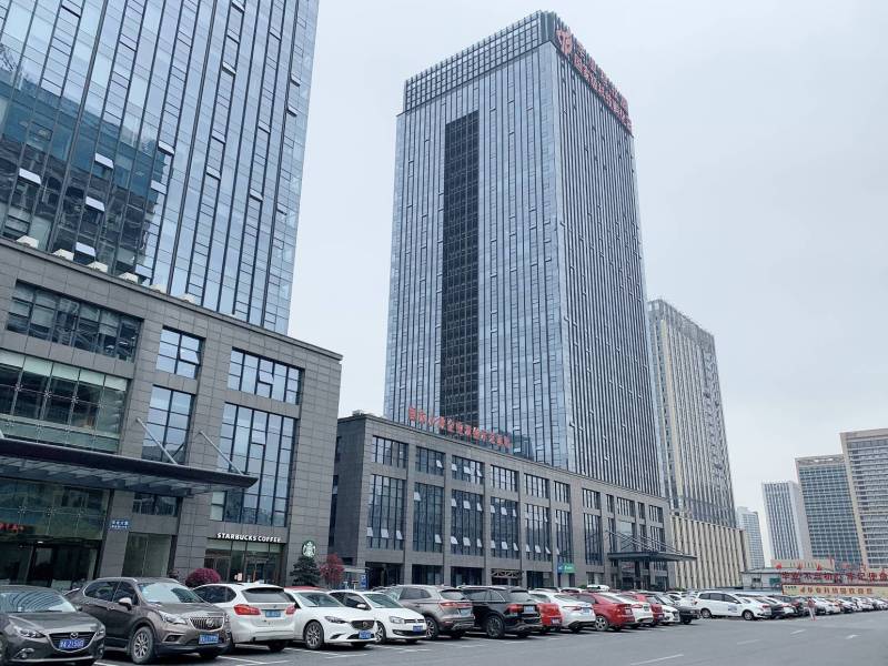 六号线地铁口 华业科技园1500方整层 孵化器园区 享补贴