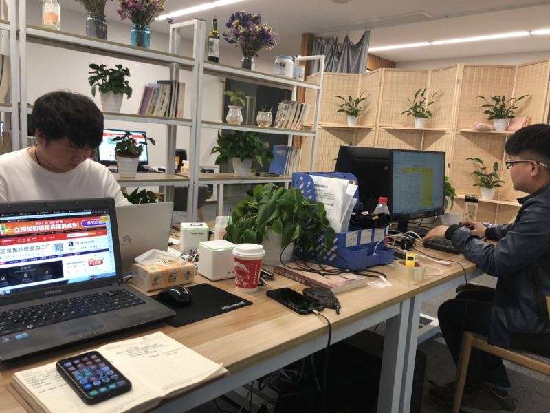 卧龙电商产业园写字楼出租,高档次楼 精装办公室 大落地窗 得房率高