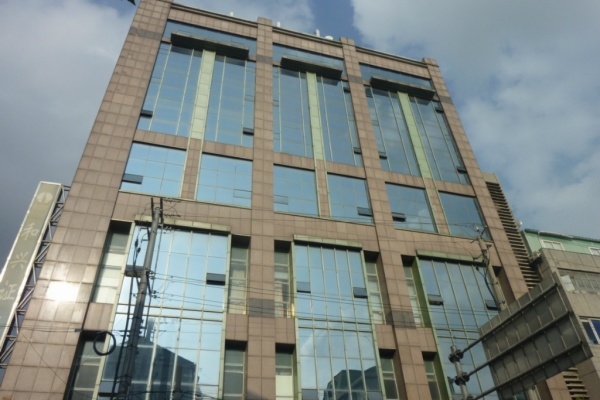 普联大厦477平米带装修出租 近2号线步行5分钟 租金仅租3.9元