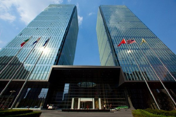 东银中心外立面图
