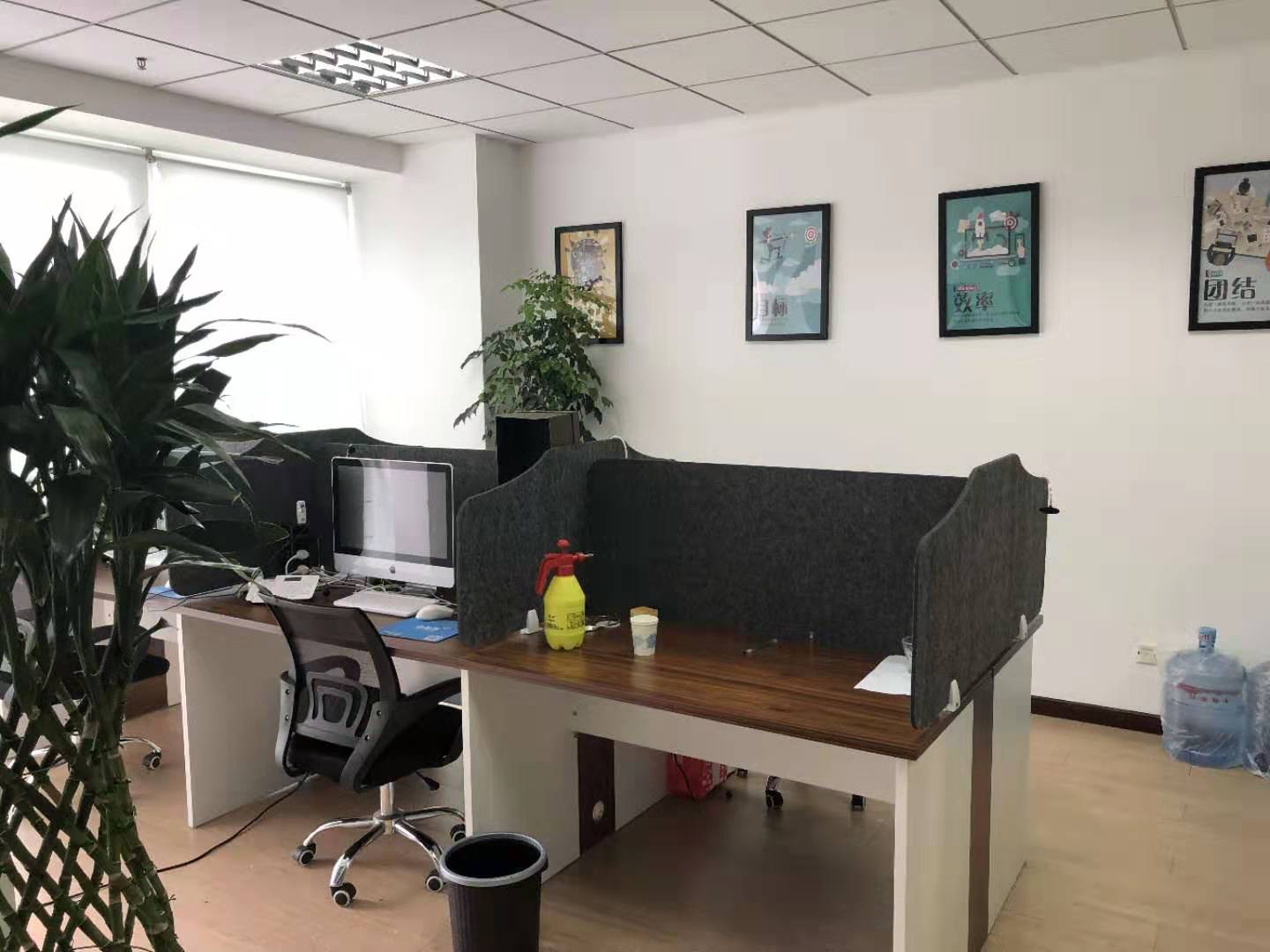 飘鹰世纪大厦办公区域