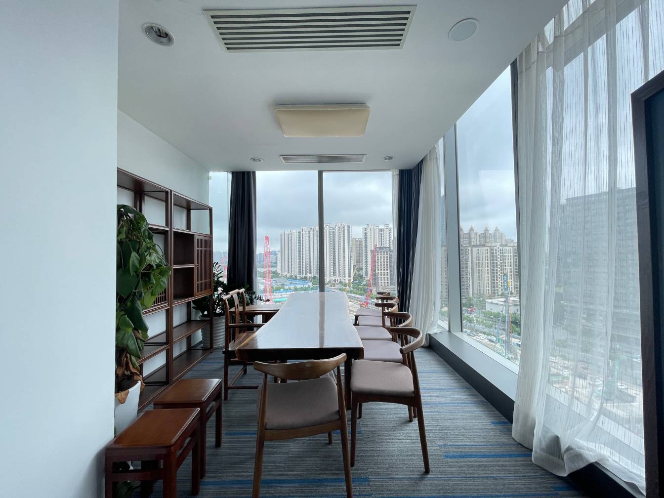 上海绿地中心办公区域