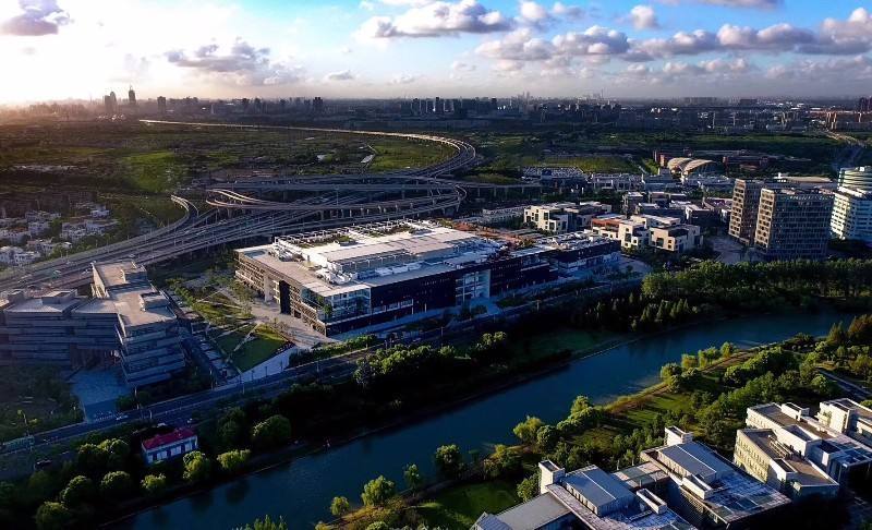 张江国创中心——plug and play china办公