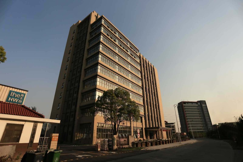 松江万达附近生态商务区东宝大厦精装含税大金空调直租