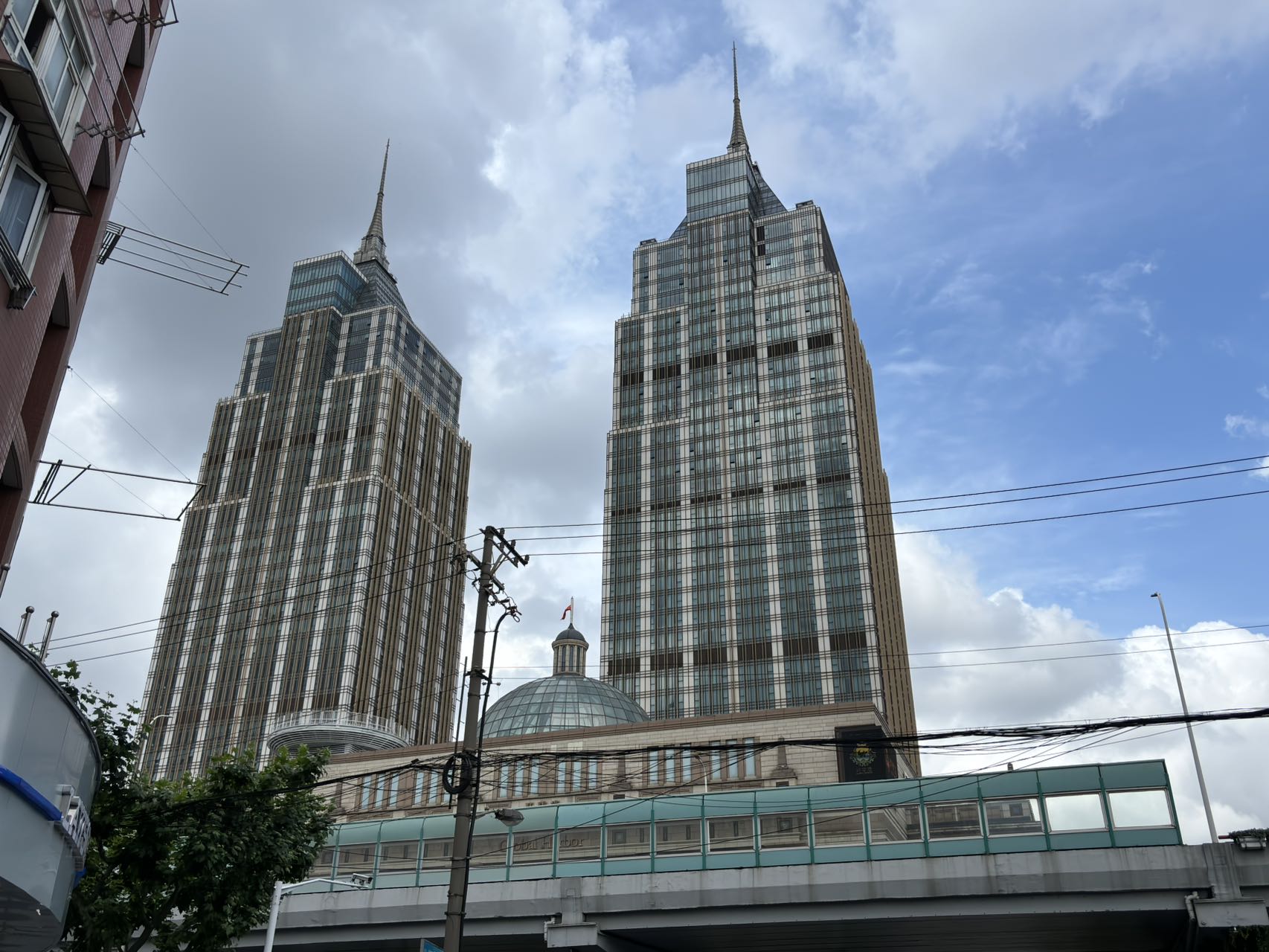 上海月星环球港外立面
