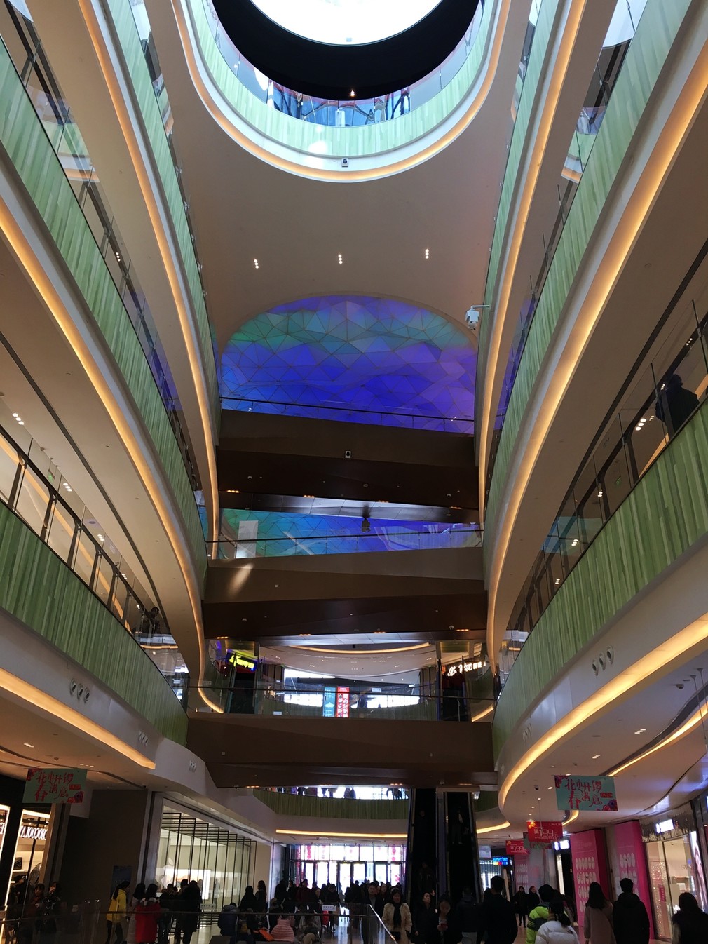 七宝宝龙城市广场外立面图