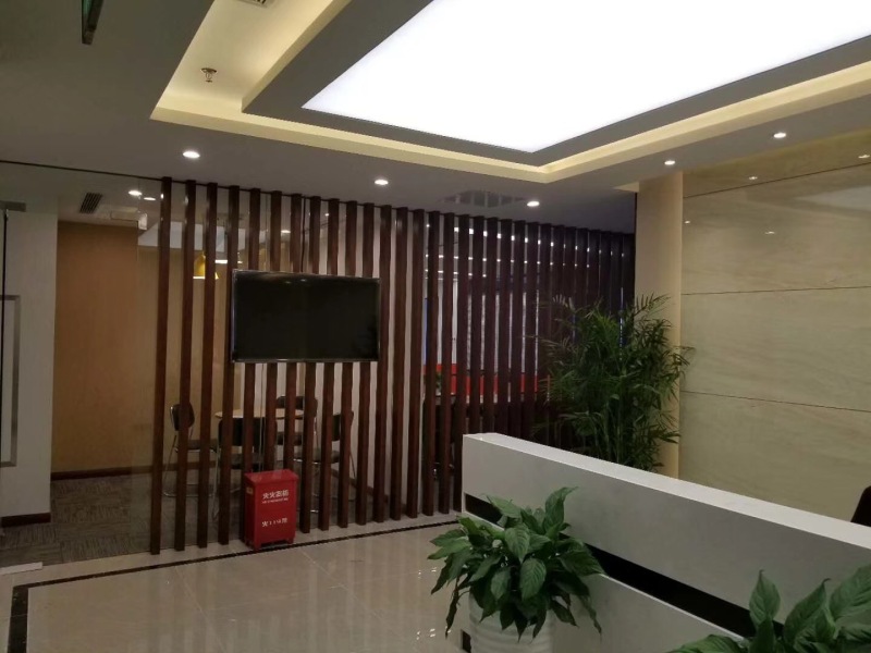 人民广场华鑫海欣大厦交通便利301㎡简装修是办公的