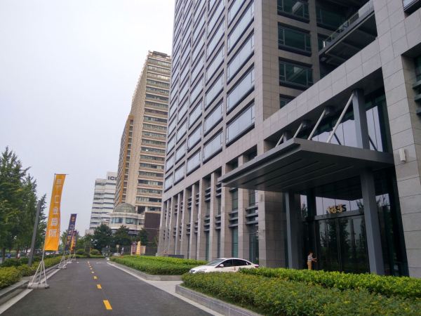 汇金国际广场写字楼出租,开发商直租:名企荟萃,精装电梯口,车位充足坐