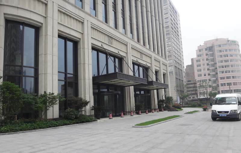 城投控股大厦写字楼出租,高区一线江景,精装修带家具—上海虹口区办公