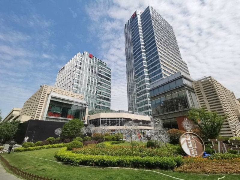 东淮海国际大厦写字楼出租,中海国际中心|正对电梯|精装全配|近新天地