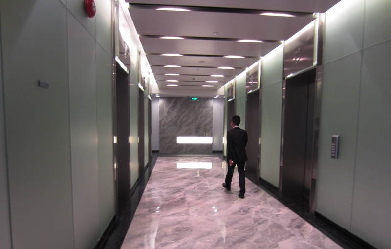 上海绿地中心电梯厅
