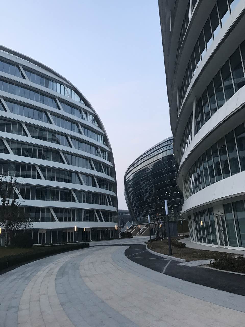 虹桥世界中心外立面图