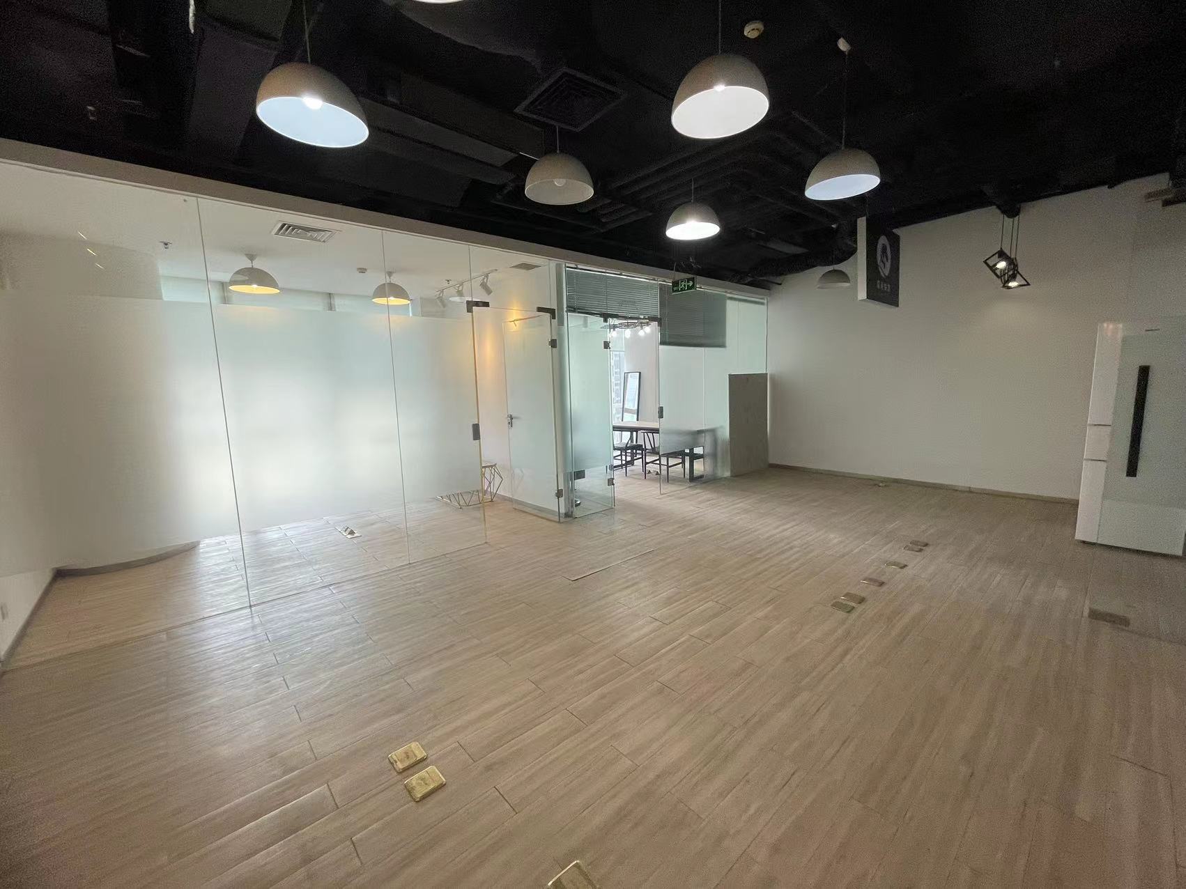 万通中心办公区域