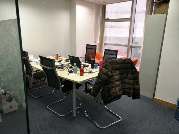 华申大厦写字楼出租,9号线地铁上建,华申大厦80平精装落地窗,八佰伴