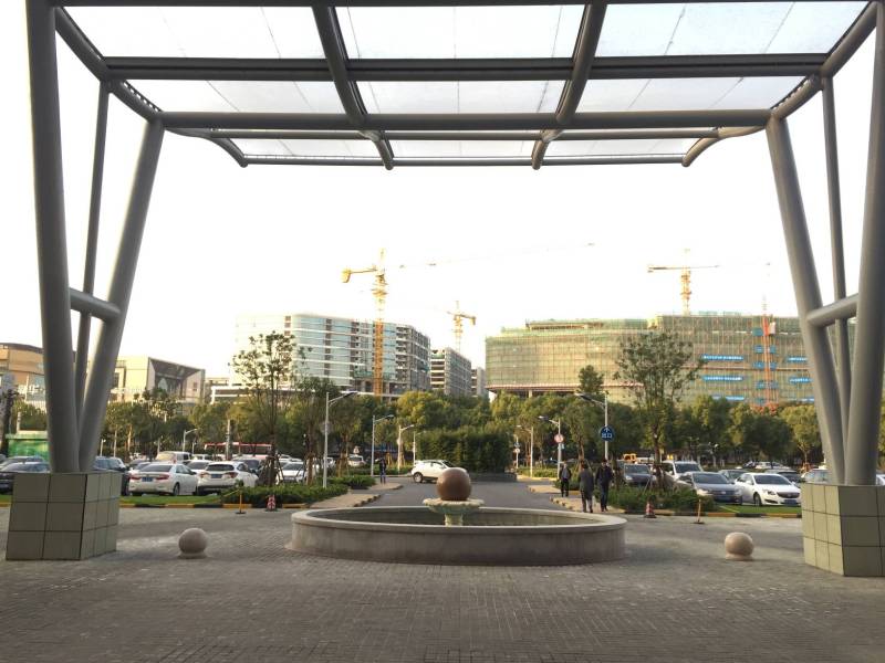 莱茵虹景中心写字楼出租,黄金地段 精致办公区 低价急租—上海闵行区