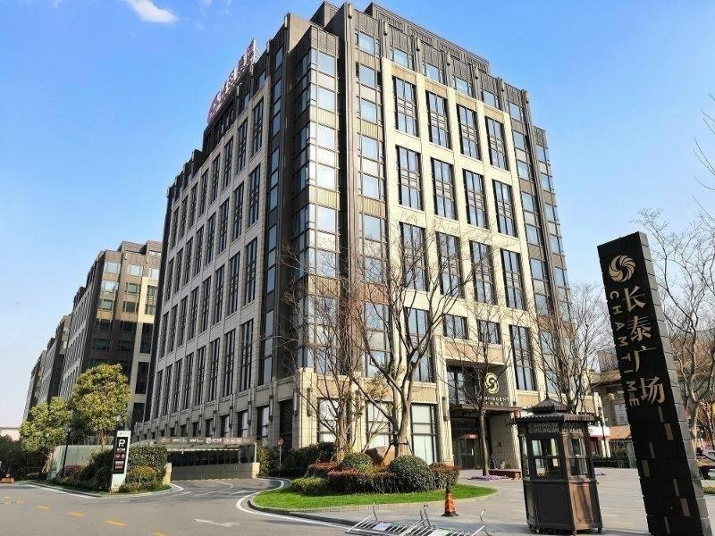 长泰广场.精装办公.近地铁.102平方.高区采光足.