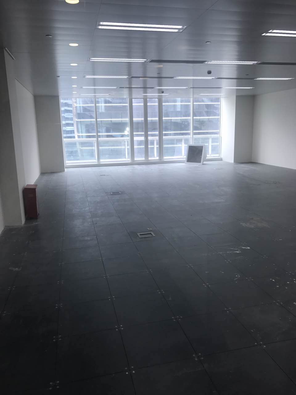 虹桥世界中心办公区域