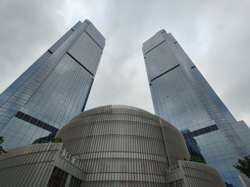 徐汇地标建筑!外侧8人间!高区视野开阔!舒适的办公环境