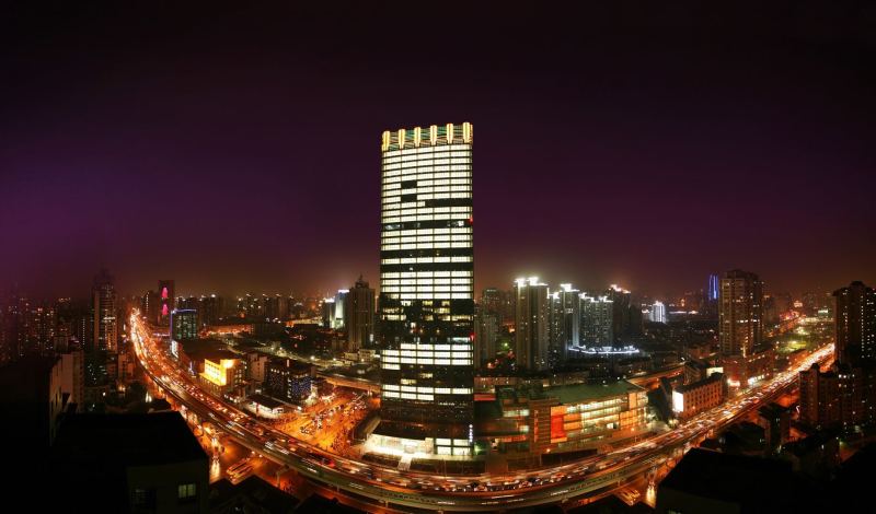 长城大厦150平三轨曹杨路精装修带家具办公室!环球港 来福士