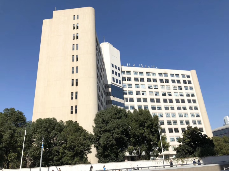 新业大楼9号线漕河泾地铁口写字楼98平办公装修2个隔间