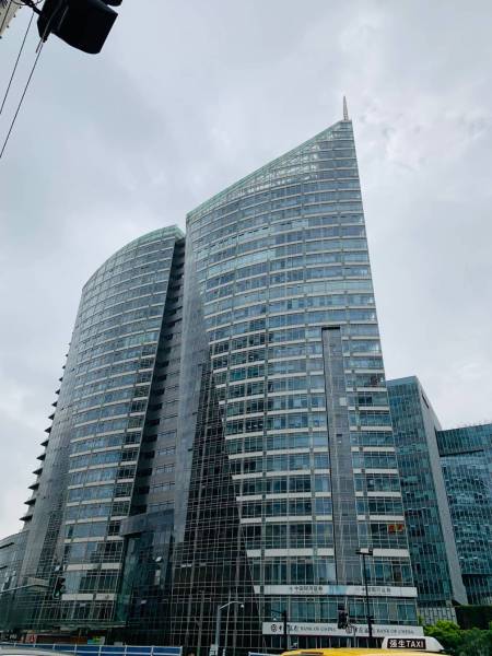 1/12/13号线地铁口,现代交通商务大厦170平,正对电梯