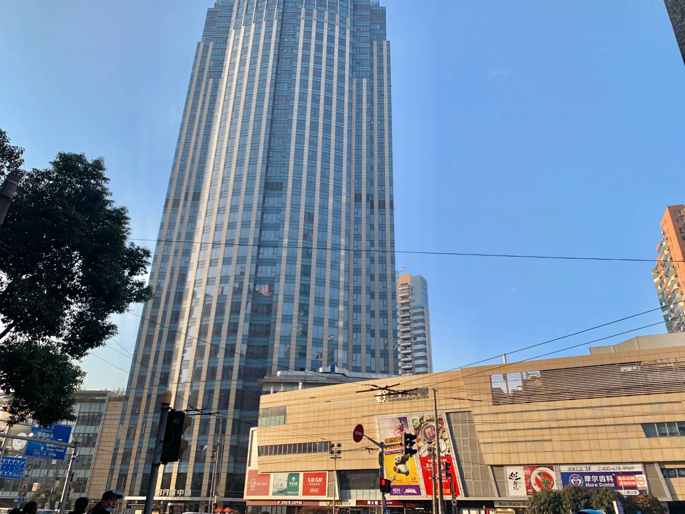 日月光中心立面图