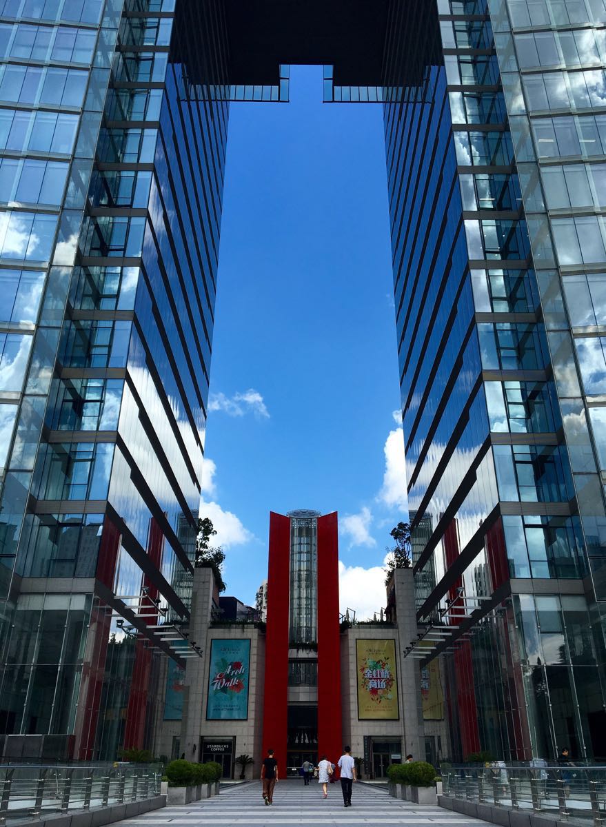 上海金虹桥国际中心外立面图