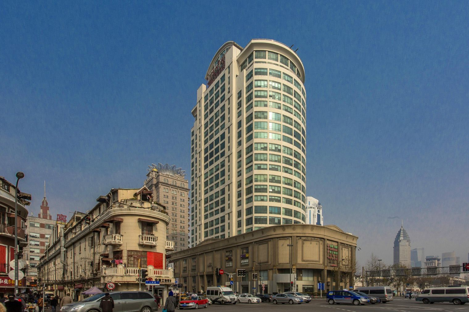 新上海城市广场立面图