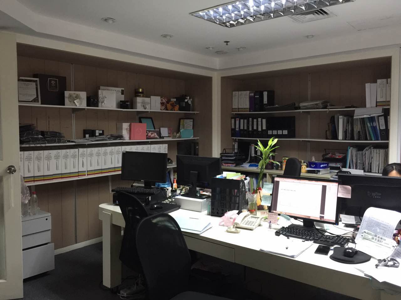 凯德星贸中心公共走廊