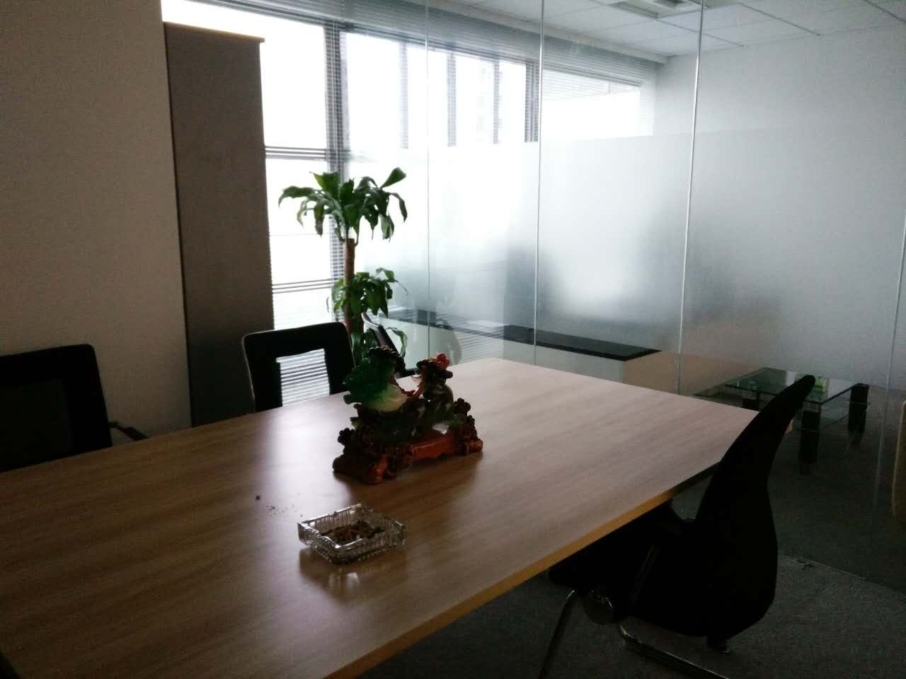 现代交通商务大厦办公区域