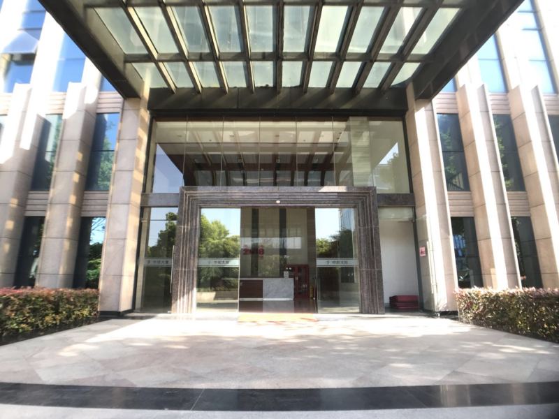 中展大厦大楼入口