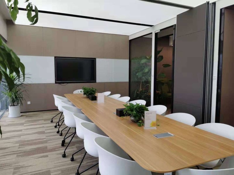 贝达梦工场 地铁口 豪装配家具 公共会议室洽谈室 37方起