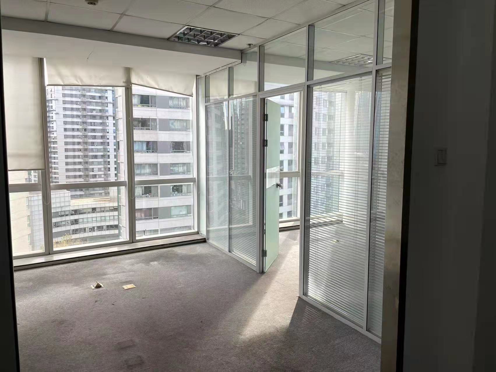 万通中心办公区域
